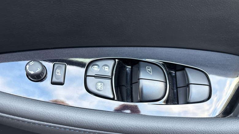 Nissan LEAF 110kW Tekna 39kWh 5dr Auto Electric Hatchback